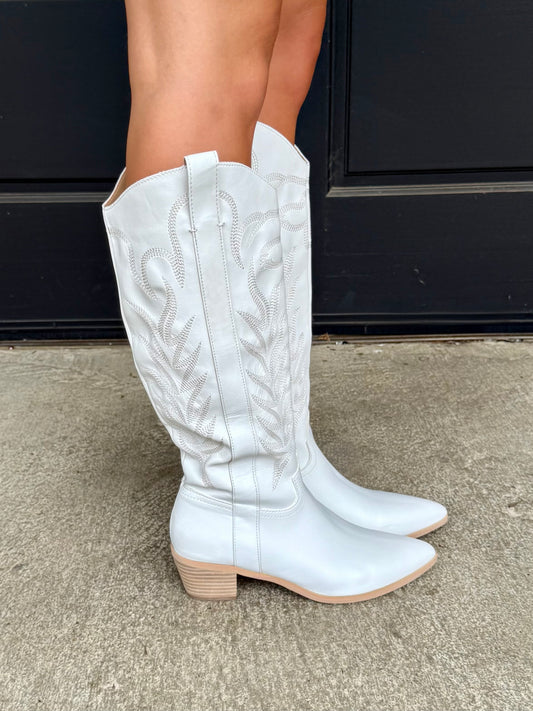 Savanna White Cowgirl Boot