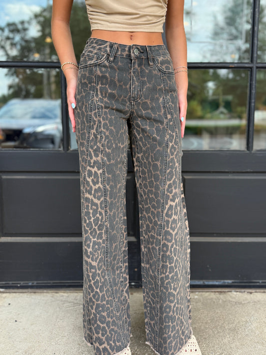 High Rise Wide Leopard Jean