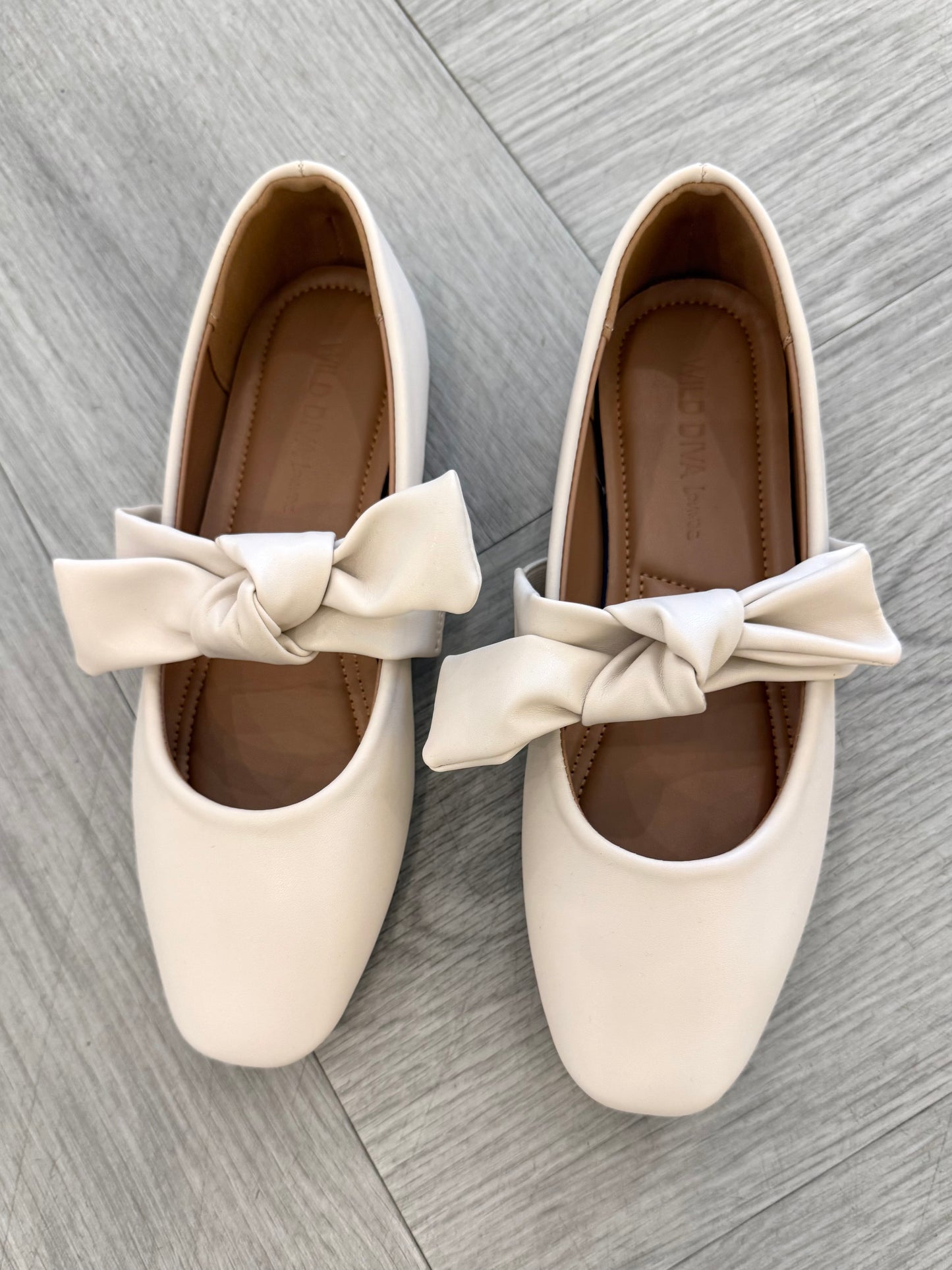 Beige Bow Detail Flat