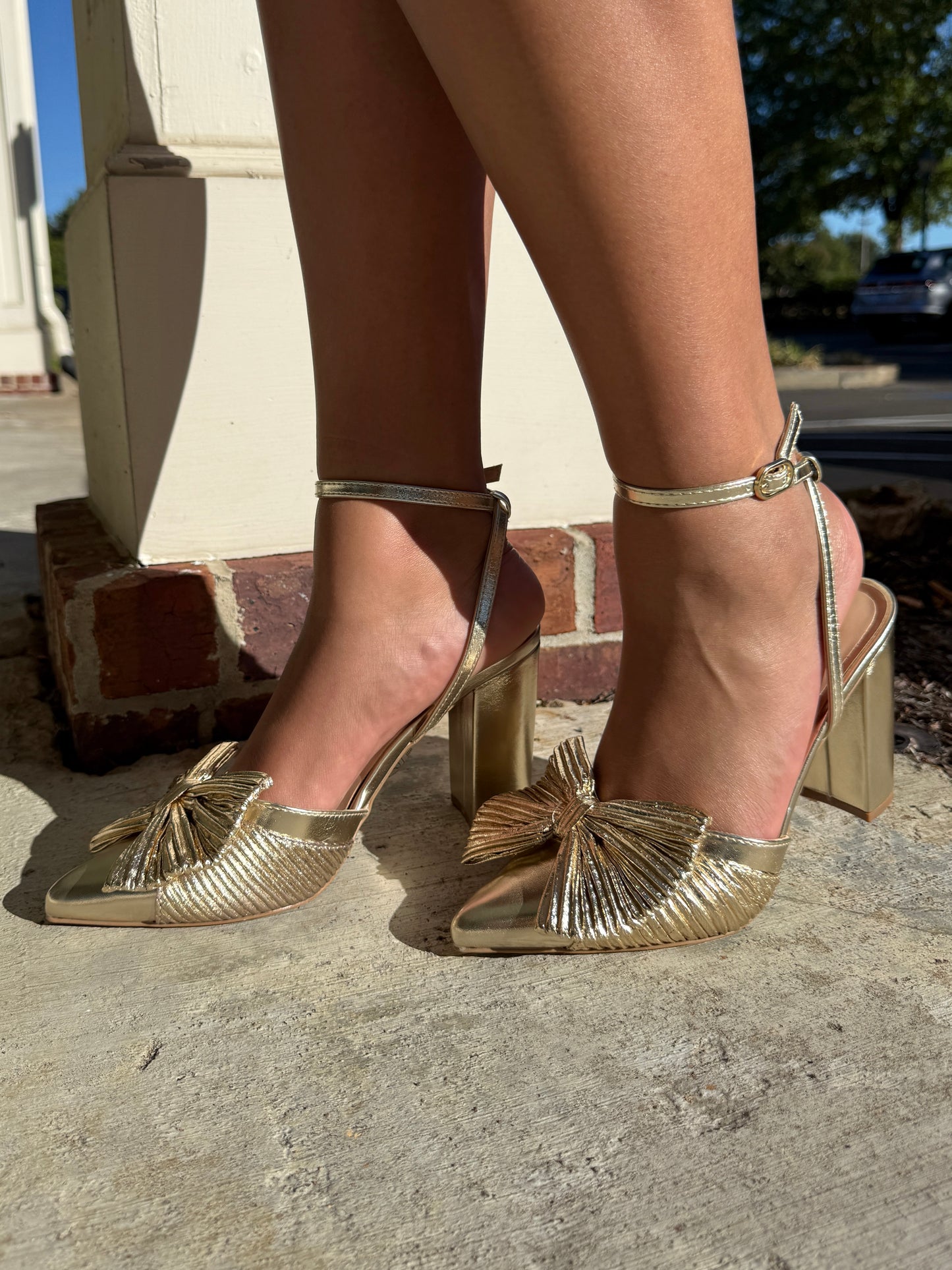 Gold Metallic Bow Heel