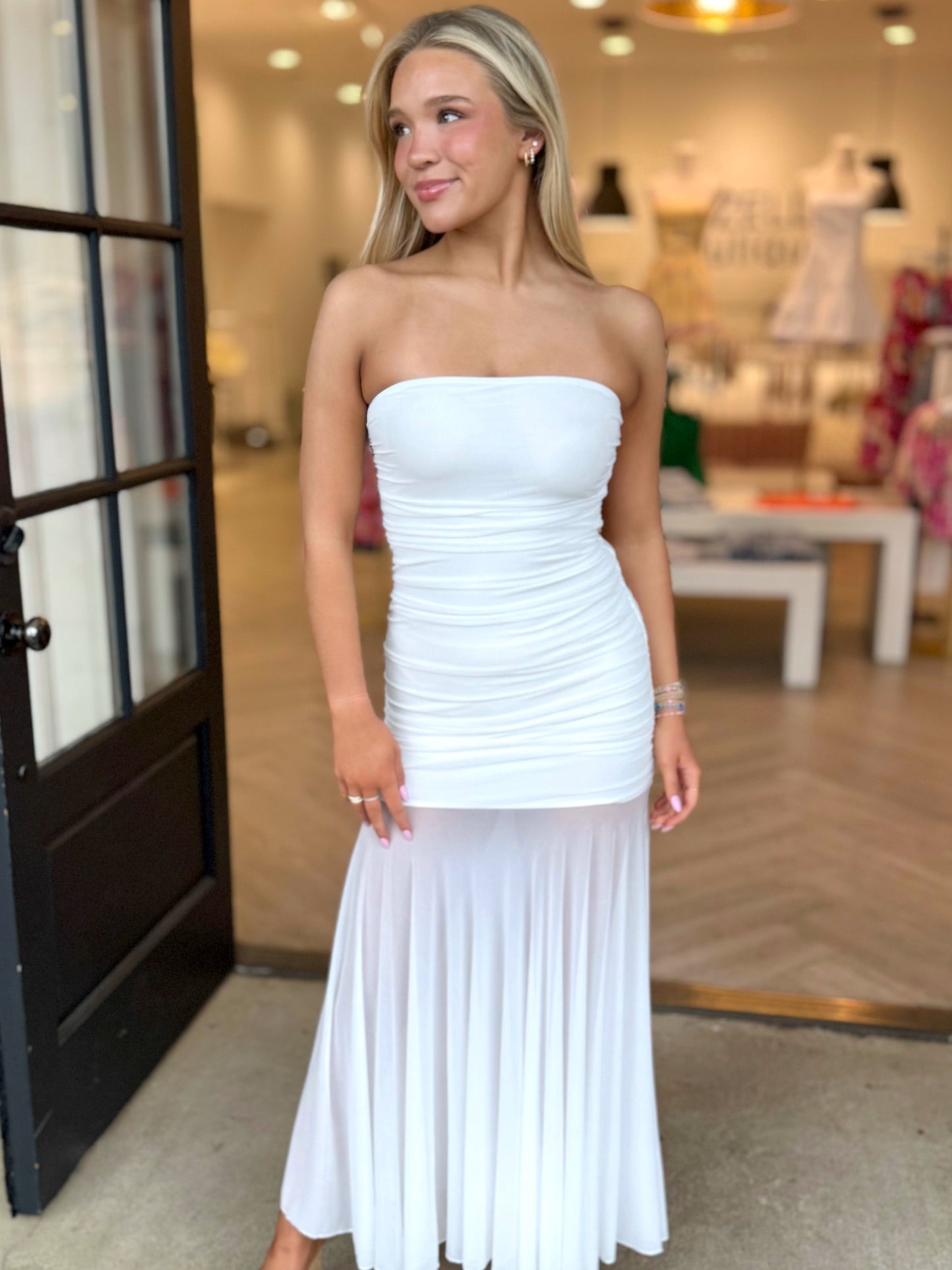 White Monochrome Tube Mini
