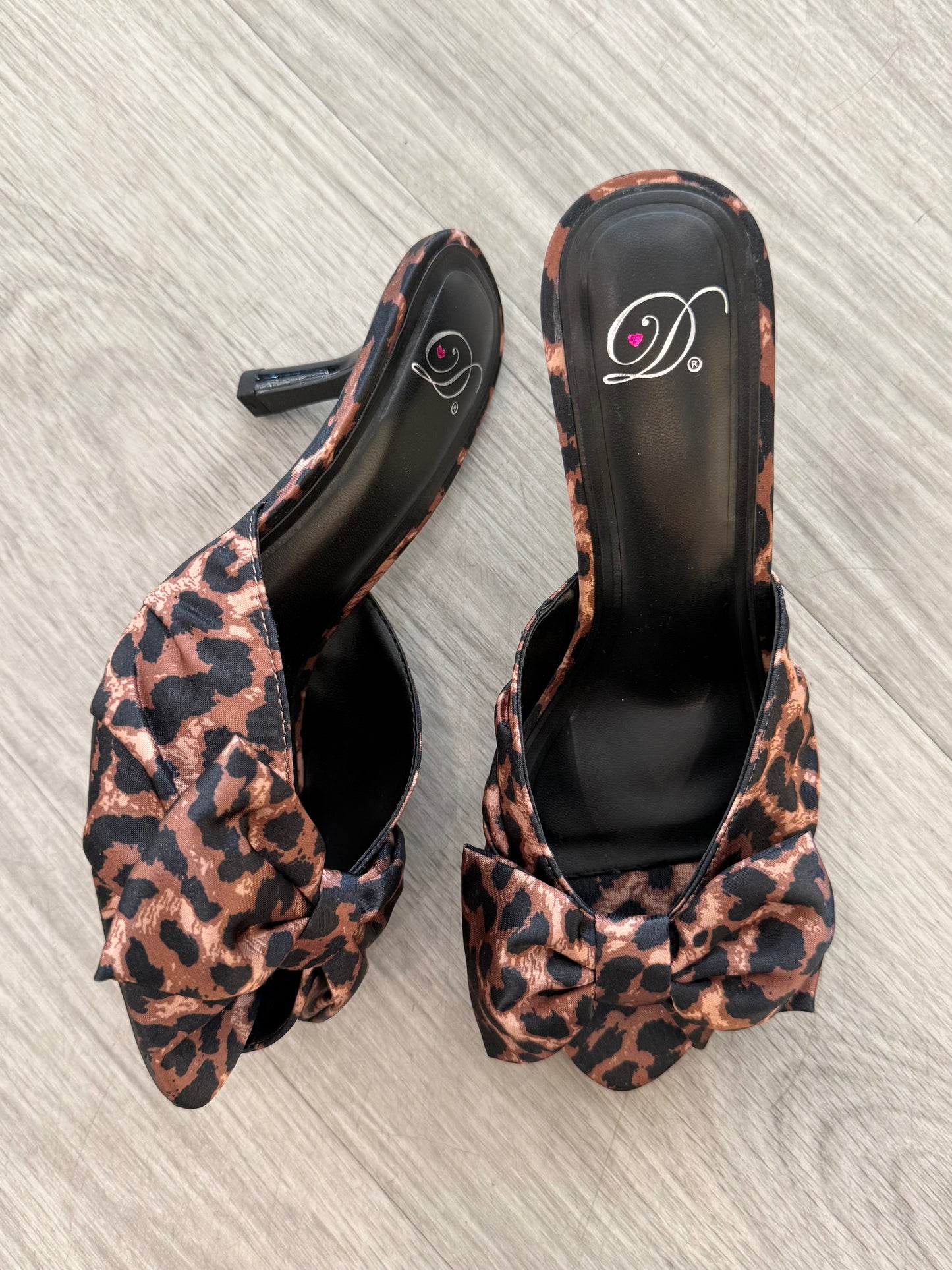 Leopard Bow Kitten Heel