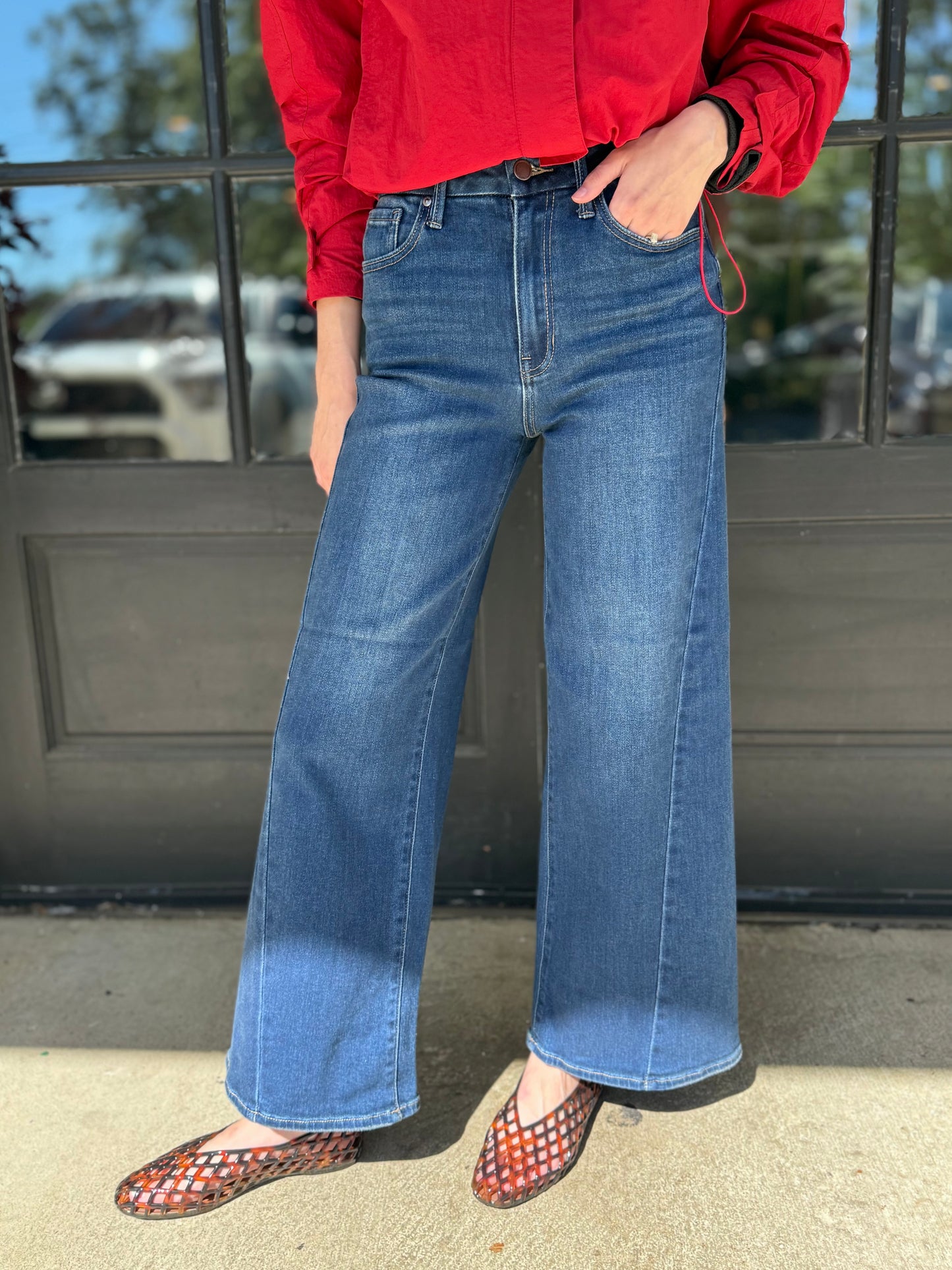 Dark Wide Leg Regular Hem Jean
