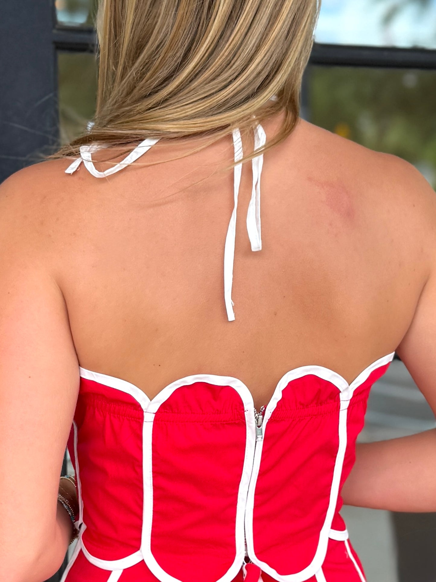Scallop Stitching Halter Top (2 Colors)