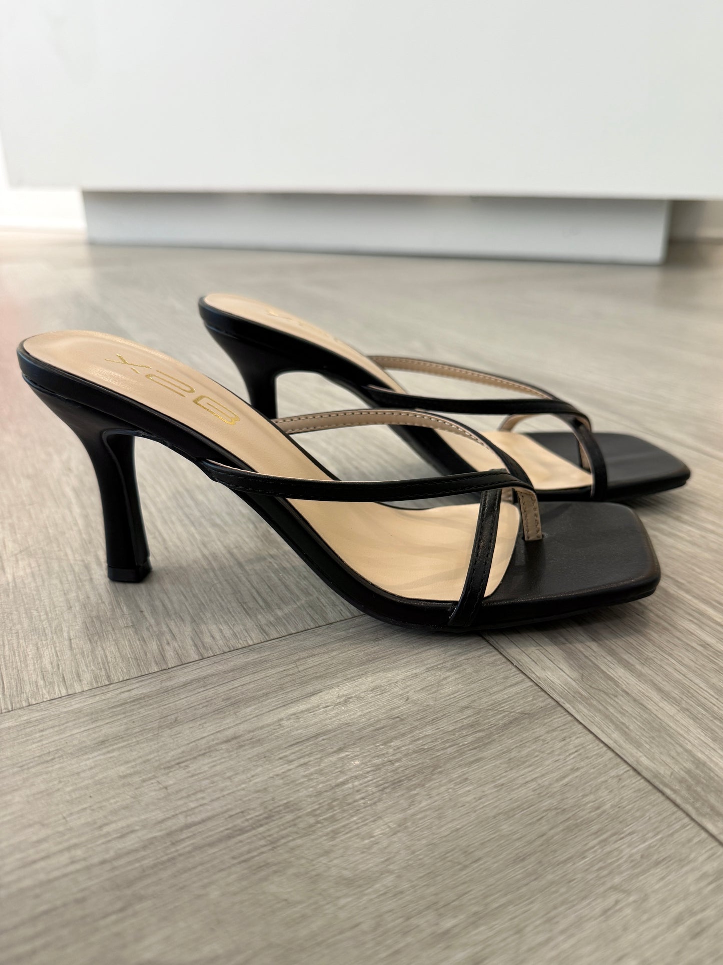 Square Toe Kitten Heel ( 2 colors)