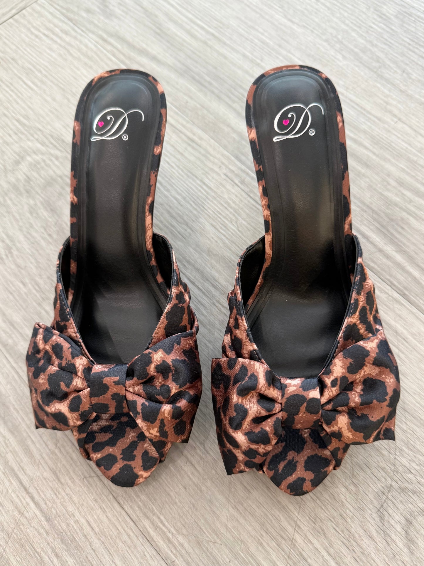 Leopard Bow Kitten Heel