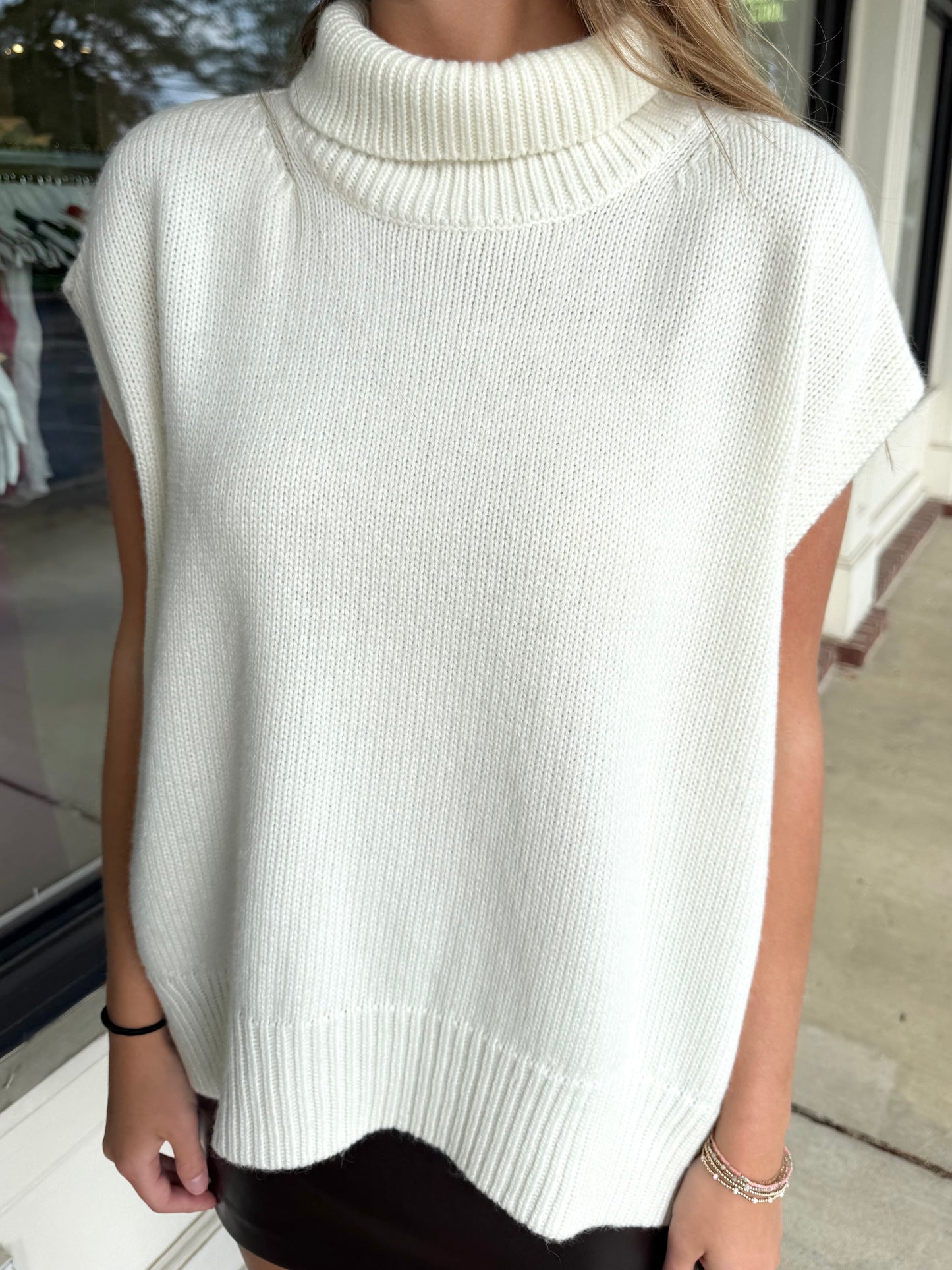 Cream Turtleneck Cap sleeve Knit