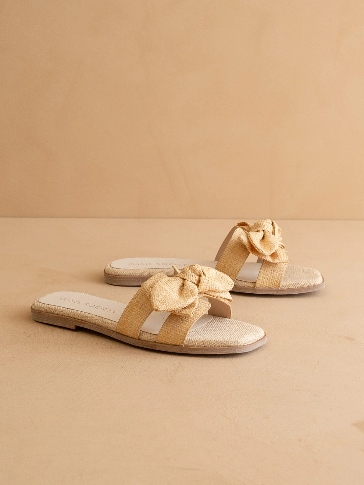 Ginny Natural Bow Slide