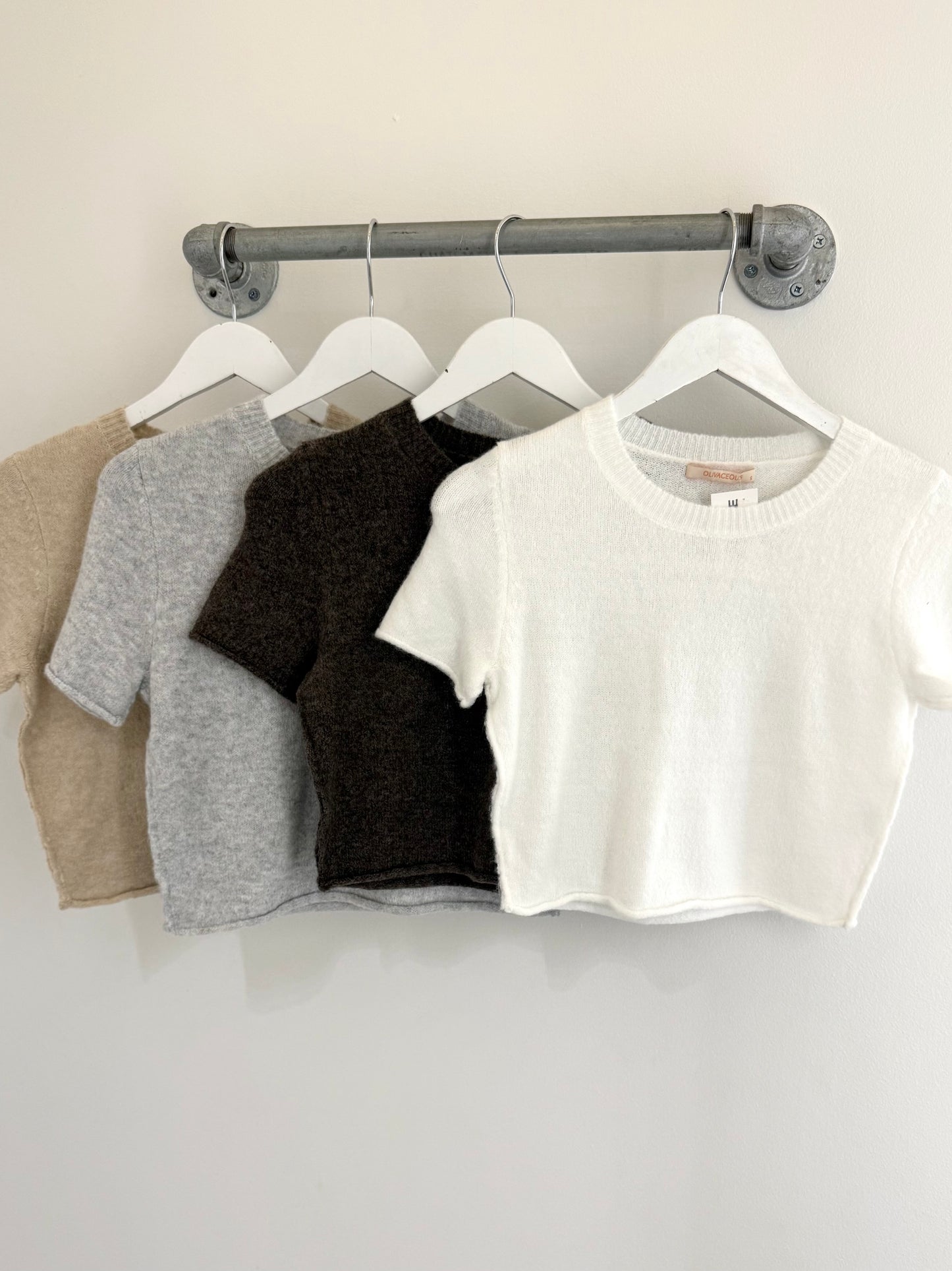Cropped Simple Sweater (4 colors)