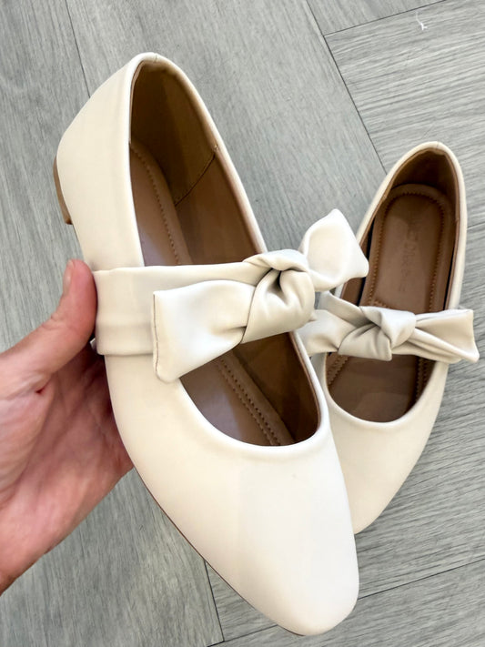 Beige Bow Detail Flat