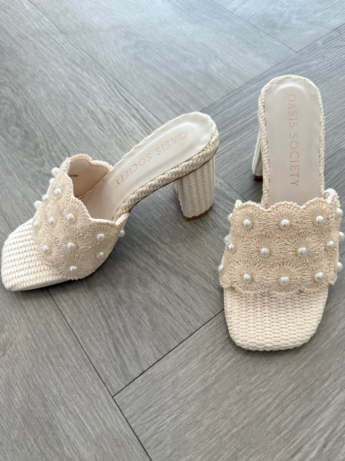 Holland Ivory Pearl Heel