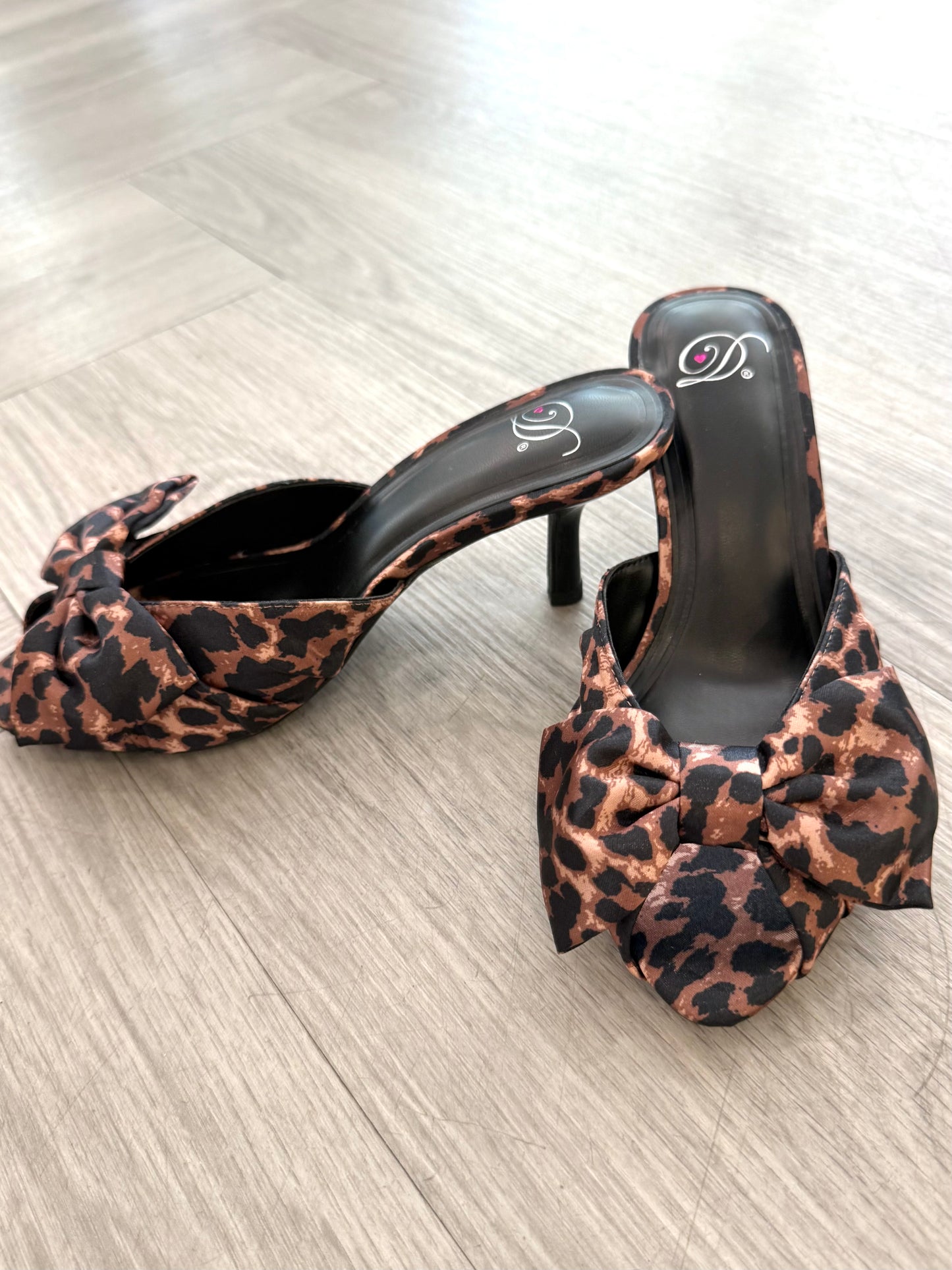 Leopard Bow Kitten Heel
