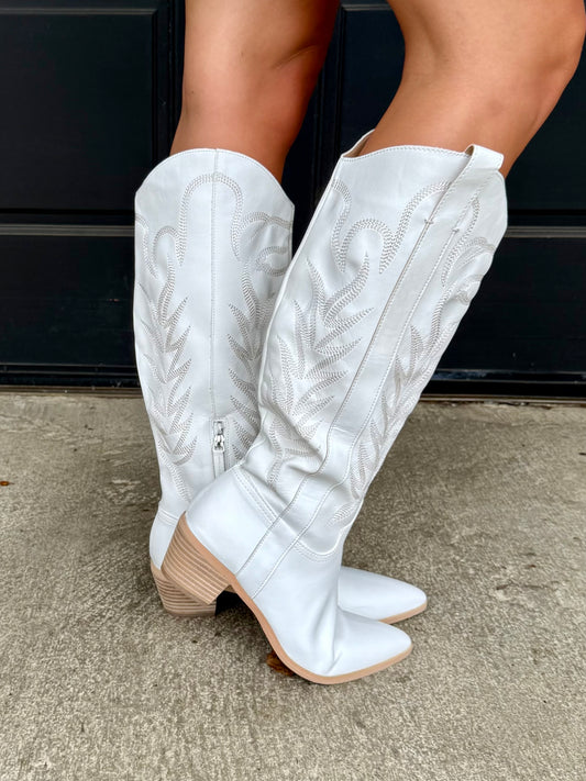 Savanna White Cowgirl Boot