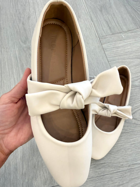 Beige Bow Detail Flat