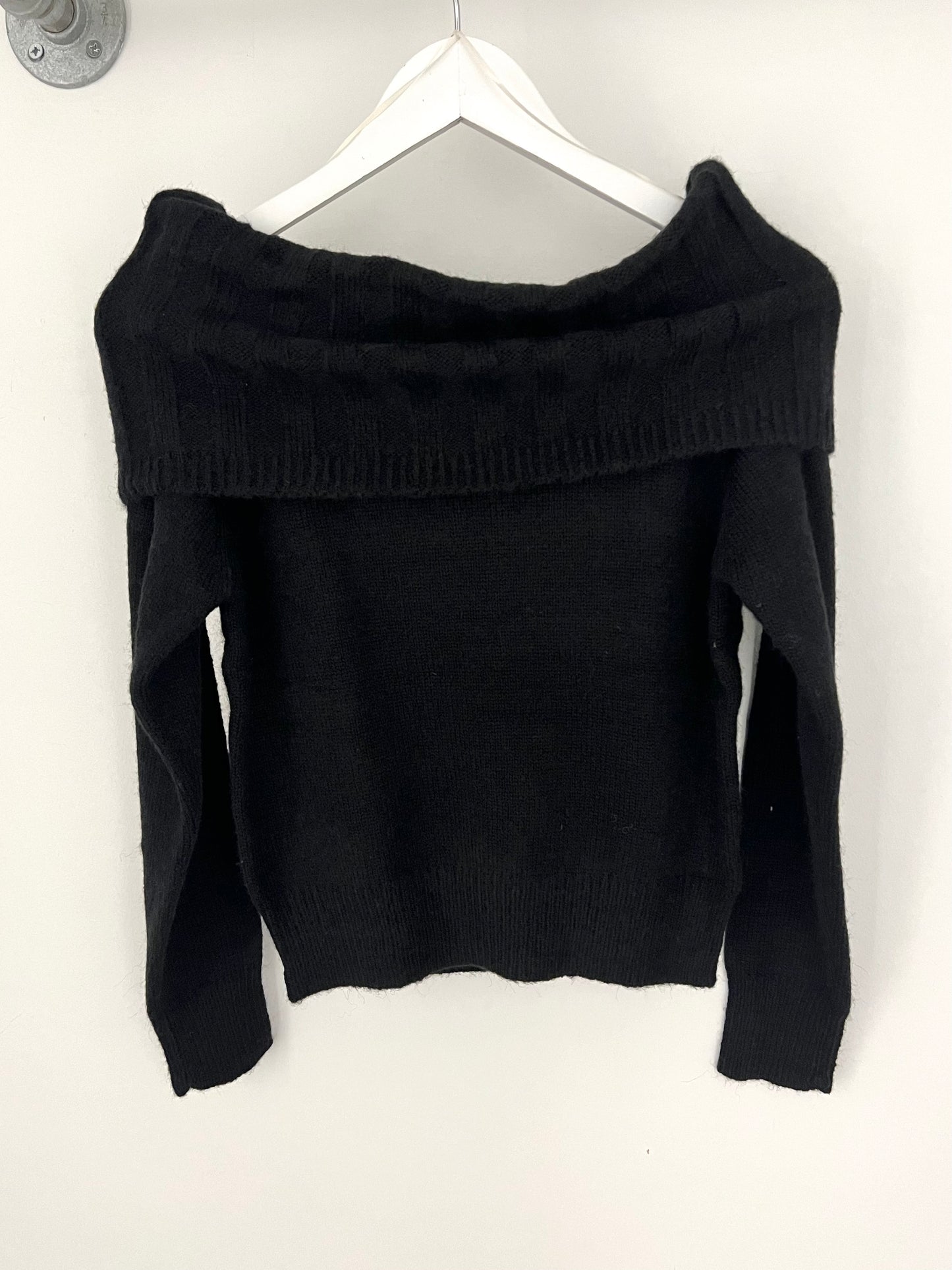 Off Shoulder Sweater (5 colors)