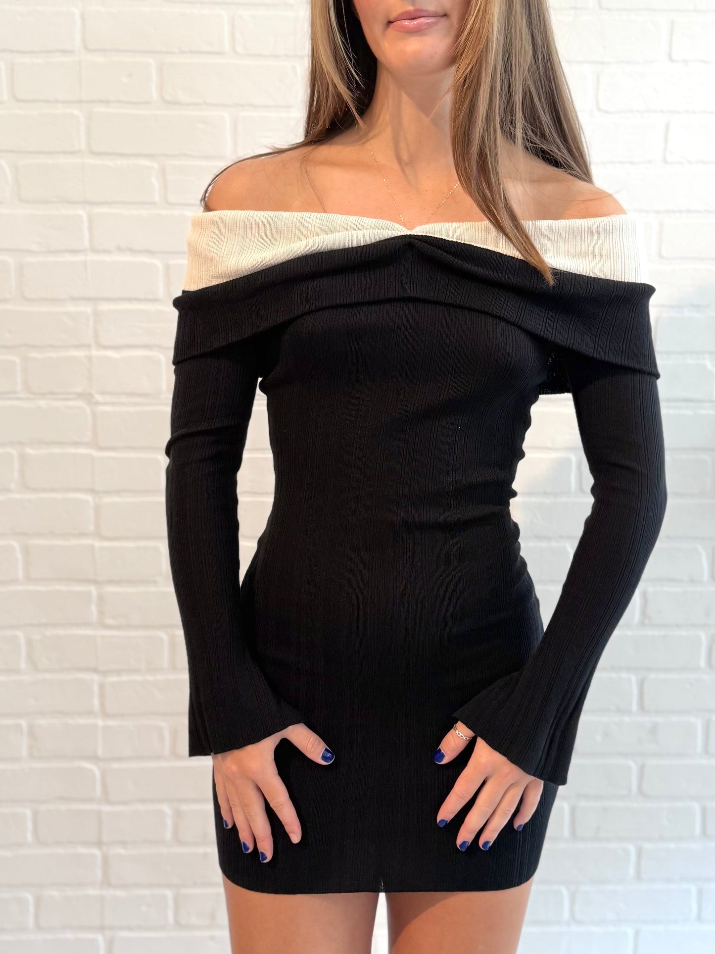 Black Twist O/S Knit Mini