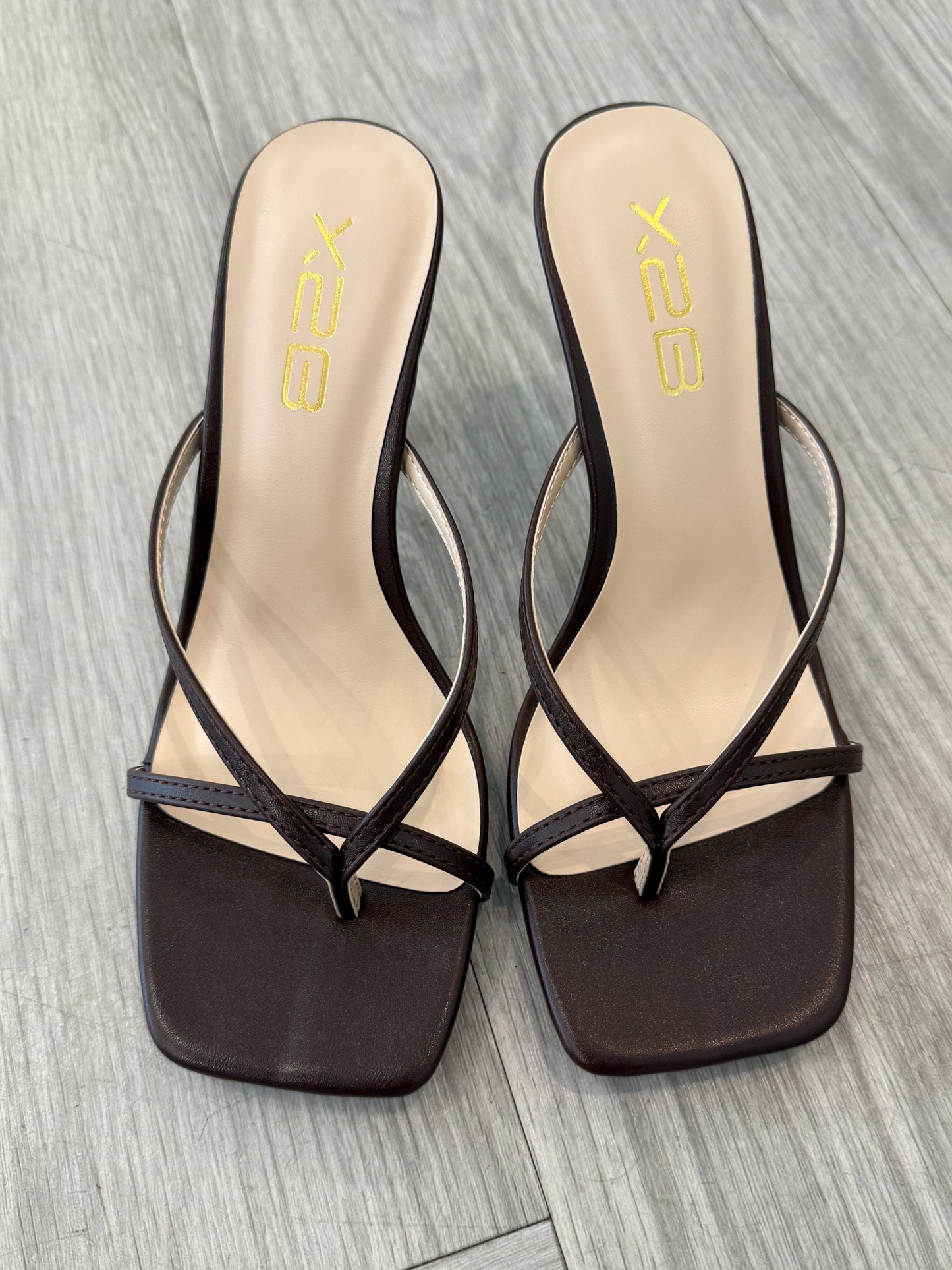 Square Toe Kitten Heel ( 2 colors)
