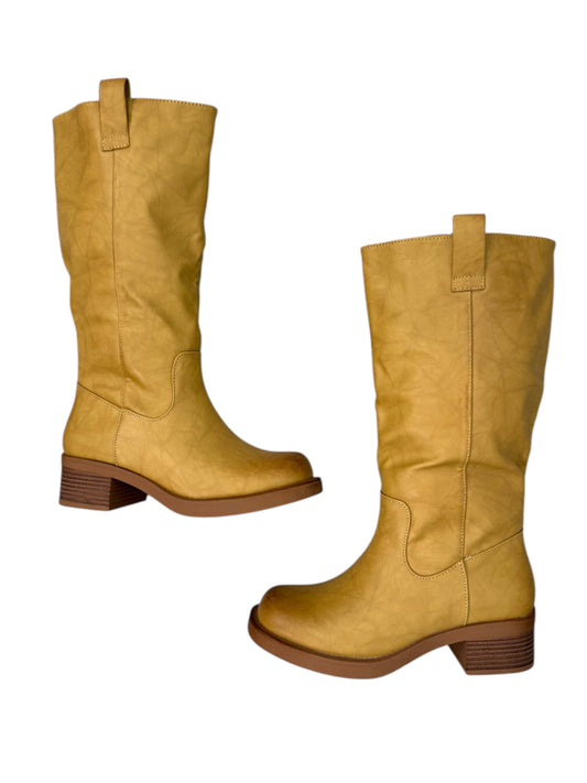 Block Heel Round Toe Boot