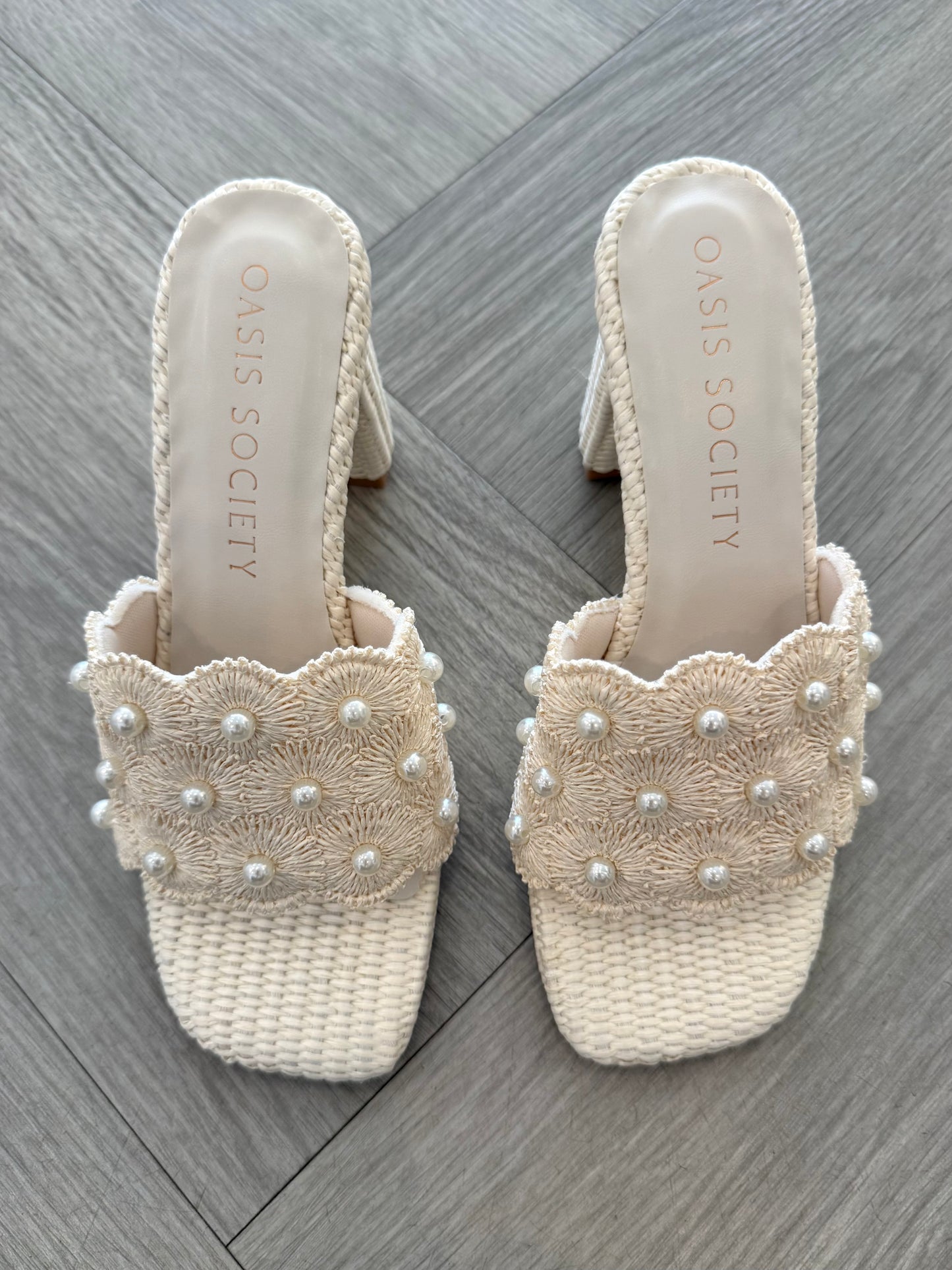 Holland Ivory Pearl Heel