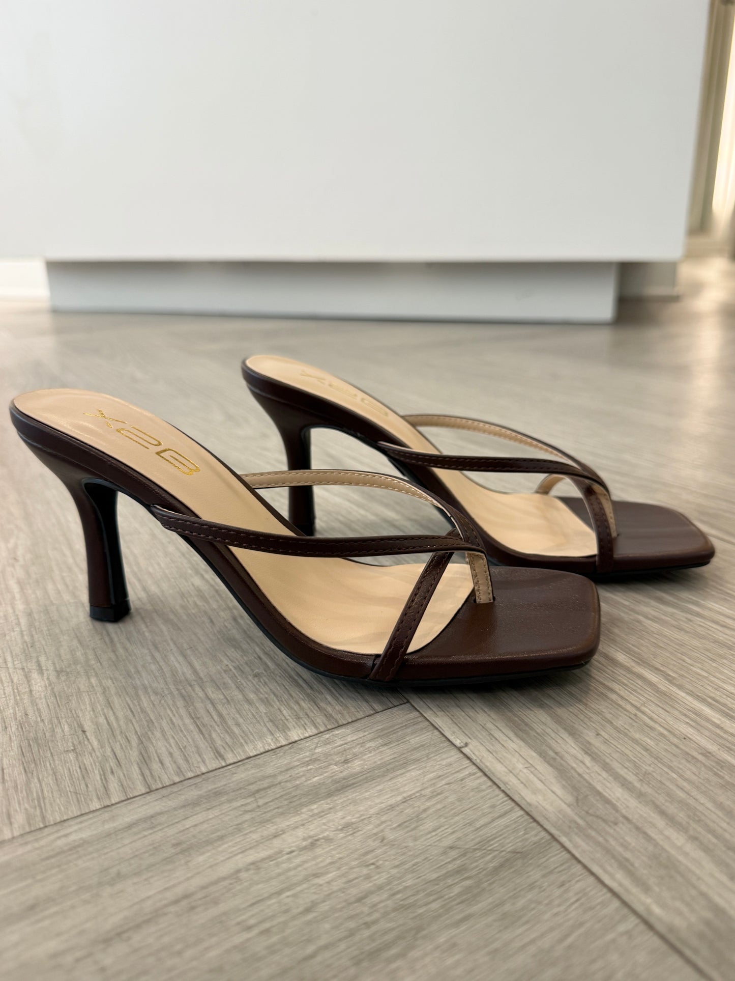 Square Toe Kitten Heel ( 2 colors)