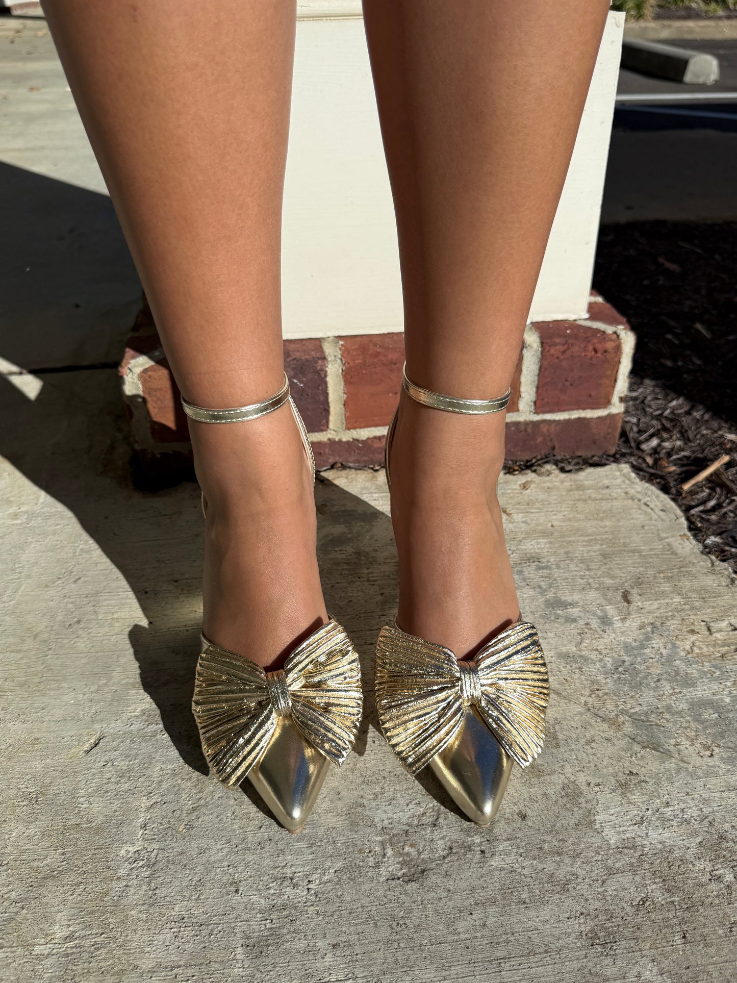 Gold Metallic Bow Heel
