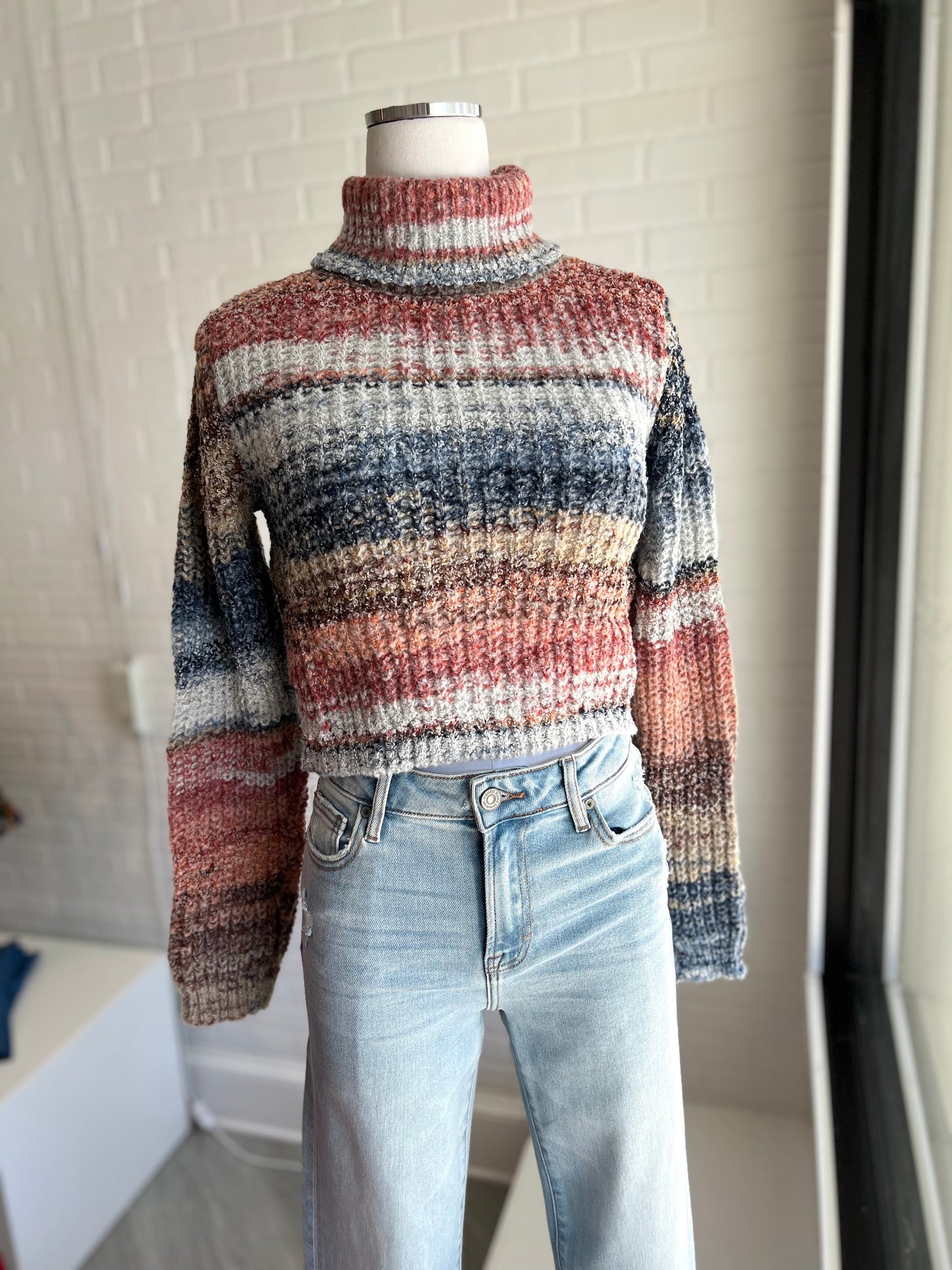 L/S Turtle Neck Sweater