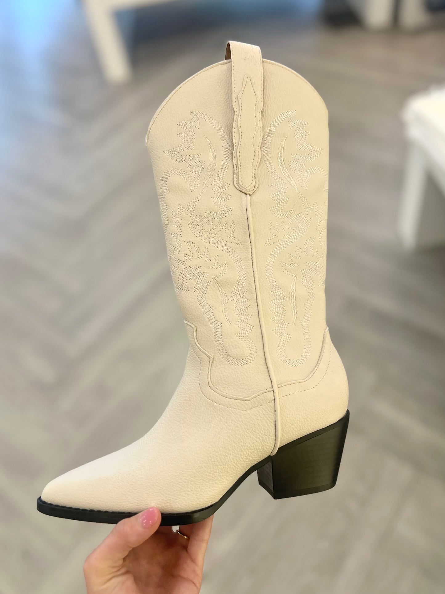 Amaya White Heeled Cowgirl Boot